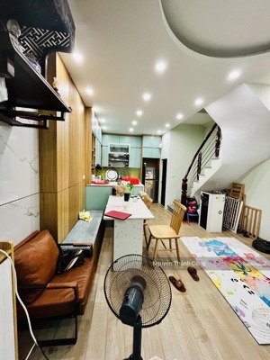 bán nhà quang trung hà đông_quanh 5 tỷ nhỏ_ô tô đỗ cửa_10m ra ô tô tránh_gần chợ_dt 33m, 2pn_giá đt