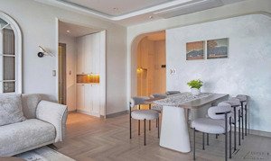 bán căn hộ green valley. dt 96m2 2pn 3wc. full nội thất. giá 7tỷ. liên hệ . mr nam phong