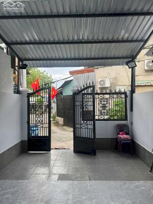 Nhà hẻm xe hơi đường Đình Phong Phú Quận 9, sổ hồng 76m bán 4 tỷ hơn