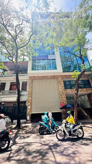 mặt phố dương khuê,2 thoáng trước sau - 7t thang máy phòng cháy chữa cháy đầy đủ - vỉa hè rộng