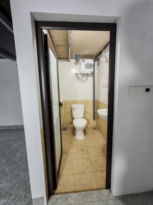 cho thuê nhà cấp 4 có gác xép làm phòng trọ hoặc kho nhỏ gần đường ngô gia tự, cầu đuống