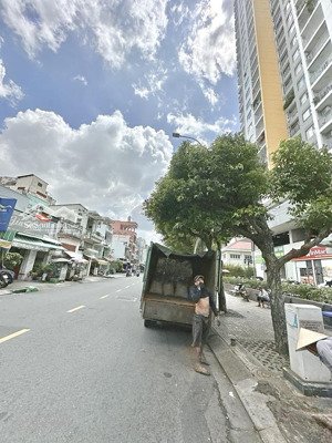 nhà mặt tiền trung tâm q6 - gần võ văn kiệt - giáp q5 - gần chợ bình tiên - hậu giang