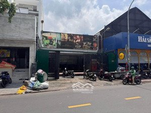 ngang lớn 10m ( 300m2 ) - mt quốc hương , thảo điền , quận 2 - 10x30 - trệt lửng - lh: 