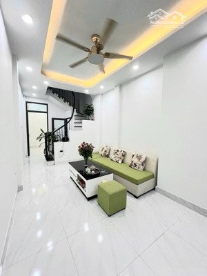 bán nhà tân mai - hoàng mai 45m2, ô tô đỗ cổng, 3 ngủ đủ công năng, chỉ 4,5 tỷ (có thương lượng)