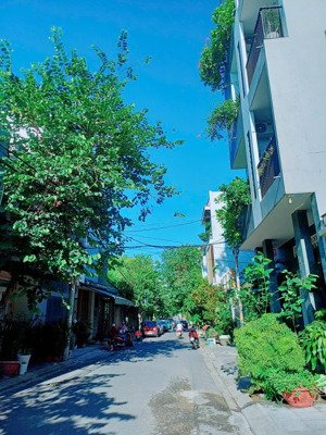 chính chủ gửi lô đất mặt tiền đường lương thế vinh - vị trí nằm sát phạm cự lượng, gần biển