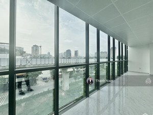 còn duy nhất 1 sàn văn phòng tại mặt phố hoàng cầu, ô chợ dừa, đống đa dt 180m2 giá 250.000đ/m2