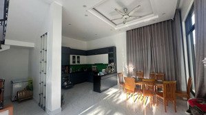 chính chủ bán nhà bình lợi p13 bình thạnh. ngang 5 dài 25 cn120m. 4 tầng. 6pn 6wc. đang làm vp cty.