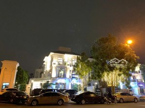 biệt thự vip nhất hướng dương góc 2 mặt tiền, 388m2, view sông, full nội thất, giá 215 tỷ