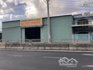 cho thuê kho xưởng 2.300m2. mặt tiền ql1a. 2 cổng xe ra vào. tđ 250kva. pháp lý đất thổ cư toàn bộ.