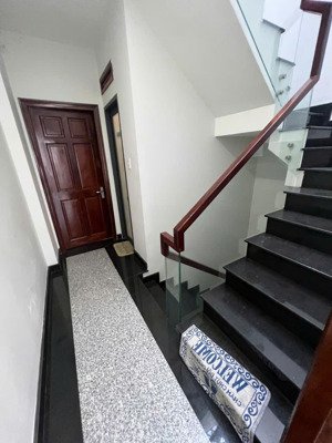 chính chủ cần bán gấp nhà đường đồng đen,p14.q tân bình. dt 80m2,3 lầu,giá 11,5 tỷ thương lượng