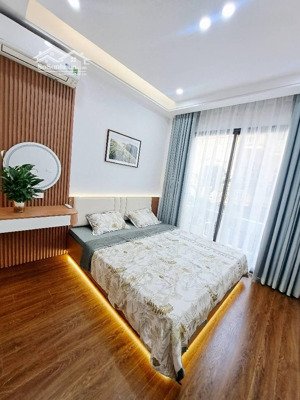 oto qua nhà. chưa đến 220t/m. nhà 5tâng, khu dân cư văn minh. giải phóng. hoàng mai.