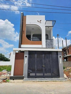 bán gấp nhà lầu gần trường lái bửu long biên hòa diện tích 105m2 giá 1tỷ950 đường xe hơi né nhau