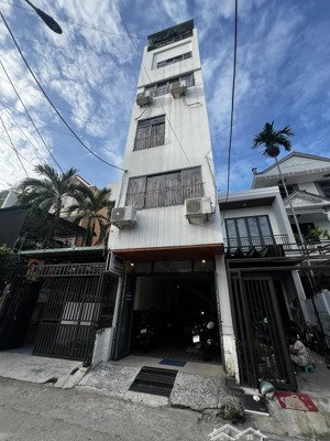 bán tòa căn hộ mimi 6 tầng, 14 phòng, dòng tiền 45tr/tháng. ngay trung tâm du lịch, gần biển