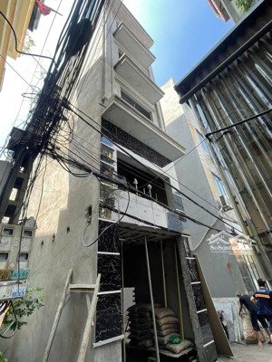 nhà đang hoàn thiện cầu hữu hòa 34mx5 tầng