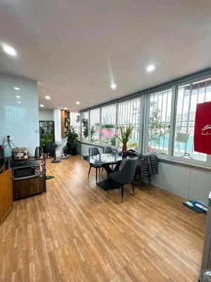 bán tập thể giảng võ. sổ đỏ to 71m2, sử dụng 120m. lô góc, oto đỗ, 6,3 tỷ.