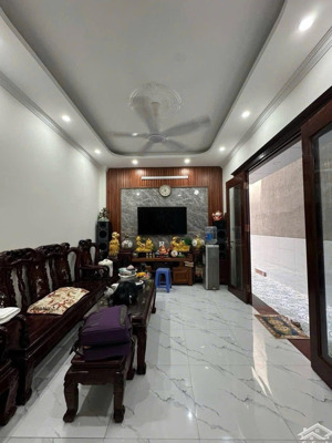 thạch bàn . 9 triêu lh ( zl) cho thuê nhà nguyên căn tại thạch