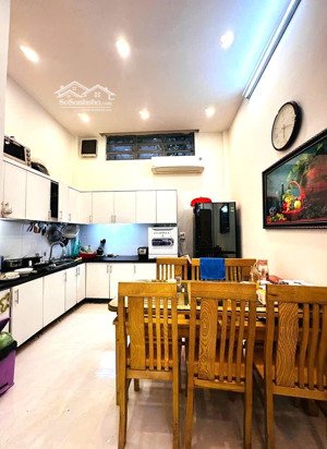 bán nhà phố giảng võ ba đình 47m2, 4 tầng, mt 3.8m, 2 mặt thoáng trước sau