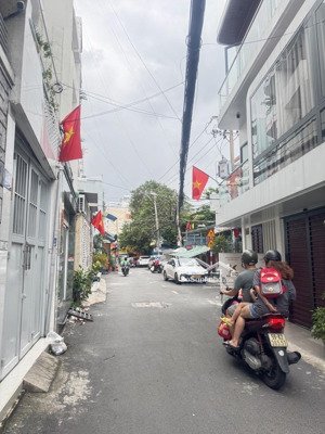 vị trí siêu tốt nguyễn văn công kế sân bay, p3 , gv dt: 65m2 giá 7 tỷ 7