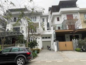 gia đình tôi cần bán biệt thự khu k2 ciputra tây hồ. lh 