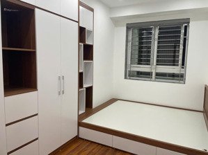 bán căn hộ chung cư tòa 137 nguyễn ngọc vũ 140m2, thiết kế 3 ngủ, 2 vệ sinh. lh: 