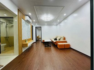 căn hộ lô góc tầng 1 nghĩa tân, cầu giấy ô tô đỗ cửa, view sân chơi, giá 4,x tỷ