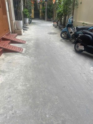 bàn nhà phố minh khai gần time cty, kim ngưu, lạc trung, dương văn bé ô tô đỗ cửa , 20 ra phố, 76m2