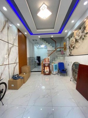 phạm văn đồng bt - 4 tầng - 52m2 4x13m - oto đỗ cửa - vị trí đẹp