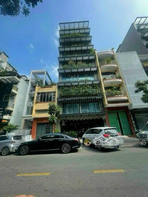 bán nhà góc 3 mặt tiền phố tây bùi viện, quận 1 - 4,5 x 20m 6 lầu hđt: 200 triệu/tháng 45 tỷ