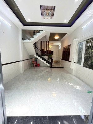 chủ cần bán gấp mt trương công định.p14,q tân bình, dt 6x 16. 2 tầng,giá 12,5 tỷ còn thương lượng