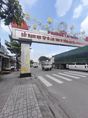 mặt tiền bùi hữu nghĩa gần cây xăng số 4 ql13