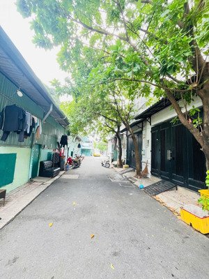 nhà hxh khu thiên niên kỷ, phường linh trung, thủ đức, 7 tỷ, 50m2, 5pn, 5wc, 3 tầng, hot!