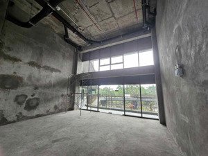 căn chân đế toà landmark, ecopark (tầng 1 + 2), có thể đập thông tầng