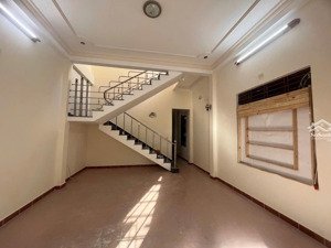 chính chủ bán 2 tầng kiệt 5m lê hữu trác , phường an hải - gần biển mỹ khê - liên hệ em hải