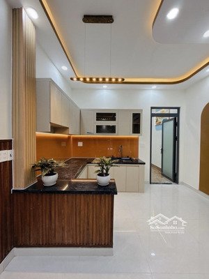 oto gò dầu - nhà mới -( 4 x 18 ) , 4 phòng - an ninh - dân trí - đủ công năng