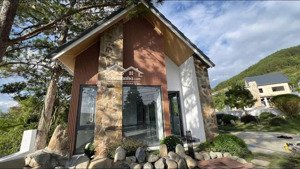 lên sàn cho căn villa 09, full nội thất và bám suối đá