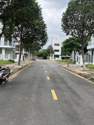 bán đất 95m2, 4,7 tỷ tại đường 8, trường thạnh, quận 9, hcm . giáp kđt đông tăng long