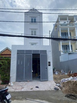 bán chdv 4 tầng mặt tiền đường hàng tre, phường long thạnh mỹ, quận 9, full nội thất