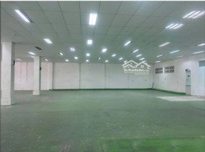 cho thuê kho siêu vip 2.200m² (có chia nhỏ) đường phạm văn hai, p. 2, quận tân bình
