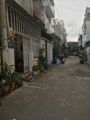 cg bán đất tặng nhà cấp 4 - dt 5mx20m ngay ngã 4 thủ đức - lê văn việt hiệp phú