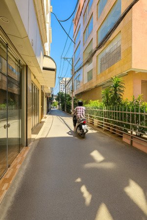 bán nhà đẹp trung tâm hà đông 4 tầng, 2 mặt thoáng, gần trục đường lớn