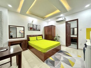 phòng cao cấp 30m2 full nội thất gần công viên lê thị riêng