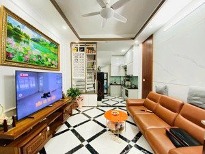 nhà đẹp trung tâm quận thanh xuân, phố tô vĩnh diện, dt 31m2 x 5 tầng, mt 3,6m.