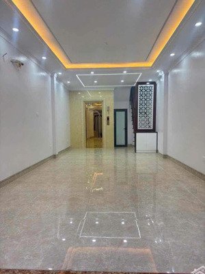 bán nhà lai xá 36m 5 ngủ 5 tầng ô tô đỗ cửa giá 5ty3