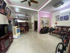 nhà 3 tầng - kd sầm uất ngày đêm - chân dự án cầu thượng cát cách đường tl8 làn xe 30m - đại mạch