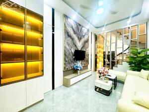 Nhà ĐẸP LONG LANH, full đồ 50m x 5T, 6PN giá 18TR Minh Khai, Hai Bà Trưng, ở GĐ - nhóm