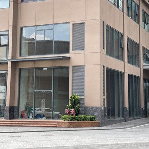 chính chủ cho thuê shophouse. căn góc, diện tích 200m2. liên hệ: 