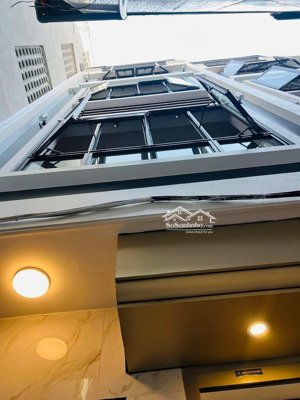 nhà mới lạc long quân - giá tốt chỉ việc xách va li vào ở- 35m 8,3 tỷ - 5 tầng