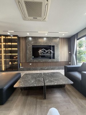 nhà mới - thang máy - full nội thất - khu vực tiện ích - 40 m2 - 6 tầng - nguyễn lam