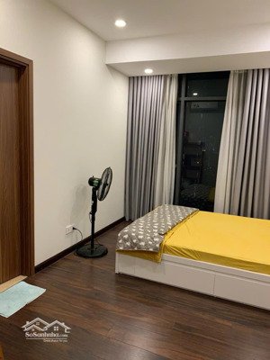 chính chủ bán căn góc 2 ngủ - discovery complex 302 cầu giấy