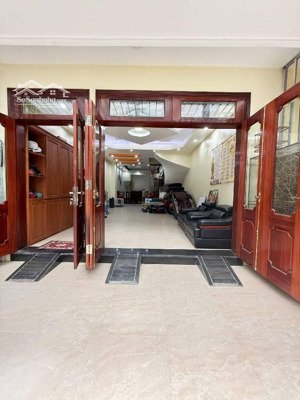 liền kề văn khê 83m/5t, gara ô tô, nội thất gỗ xịn sò, giá 24 tỷ ctl.